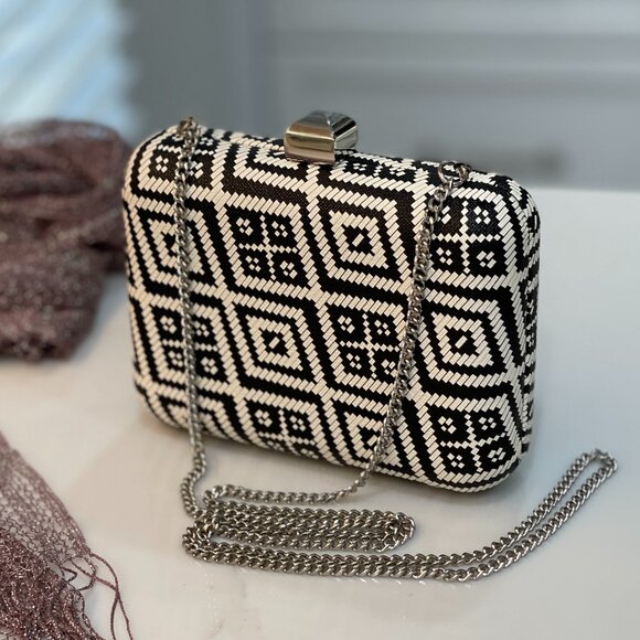 ⭐️HOST PICK⭐️ Sensational Zara Hard Shell Clutch - Picture 15 of 16